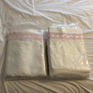 NIP White/Pink Hotel Duvet & Sheet Set Queen